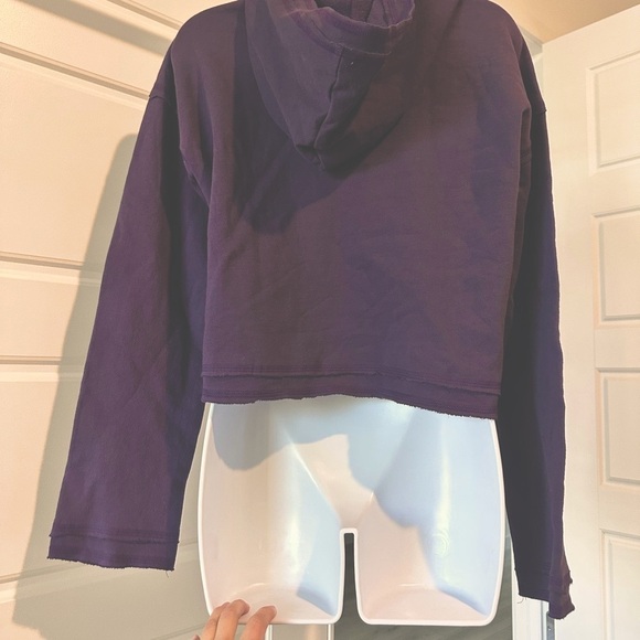 Niyama Sol Purple Cropped Long Sleeve Sweatshirt - Picture 4 of 4